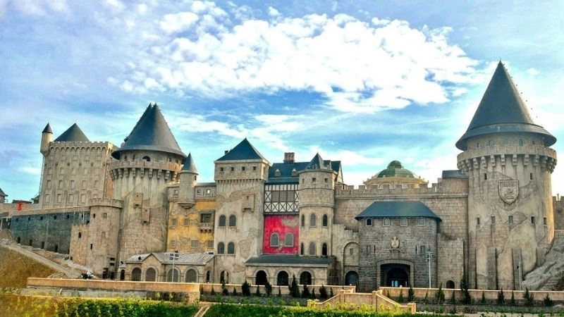 Cách di chuyển đến Bà Nà Hills từ phố biển đến đỉnh trời 