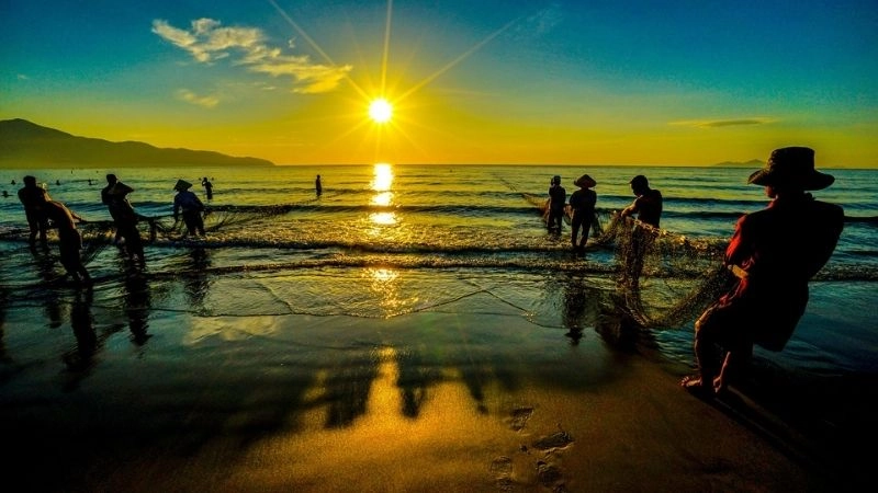 Bình yên Mỹ Khê giữa nhịp sống vội vã thường nhật