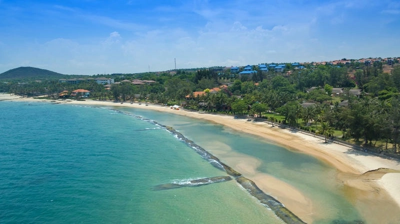 Thư giãn trên bãi biển Phan Thiết yên bình