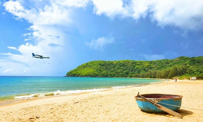 Vẻ đẹp Bãi Đầm Trầu Côn Đảo trong ánh bình minh