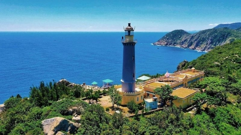 Thiên nhiên Bãi Môn hài hòa đất trời biển cả