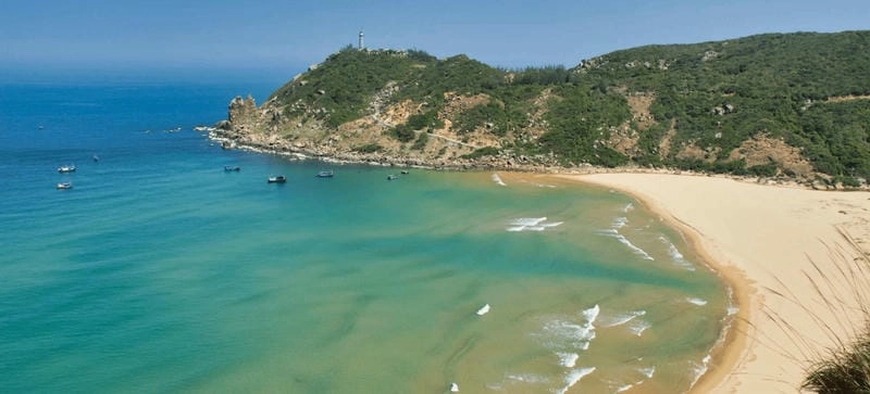 Cảnh biển yên bình tại Bãi Môn Phú Yên thơ mộng