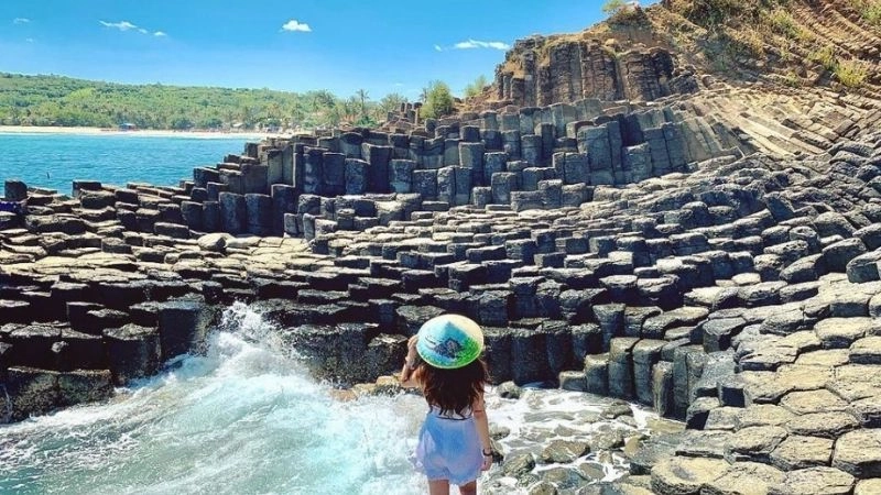 Bãi biển đẹp Quy Nhơn làm say lòng du khách