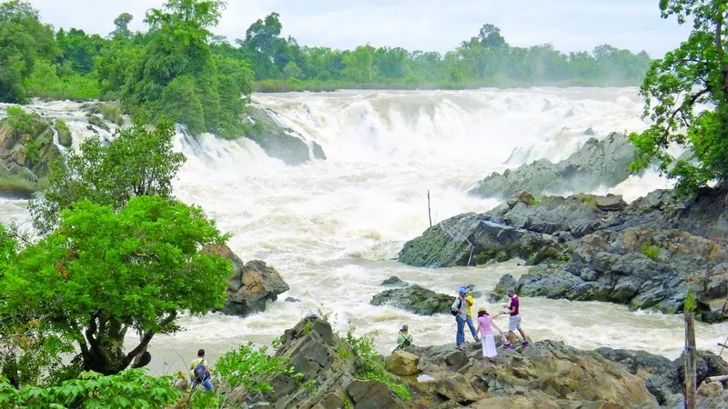 Bản Khone Phapheng nổi bật với vẻ đẹp hùng vĩ