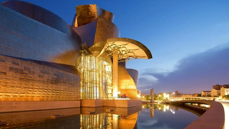Khám phá các tác phẩm Nghệ thuật Bảo tàng Guggenheim Bilbao