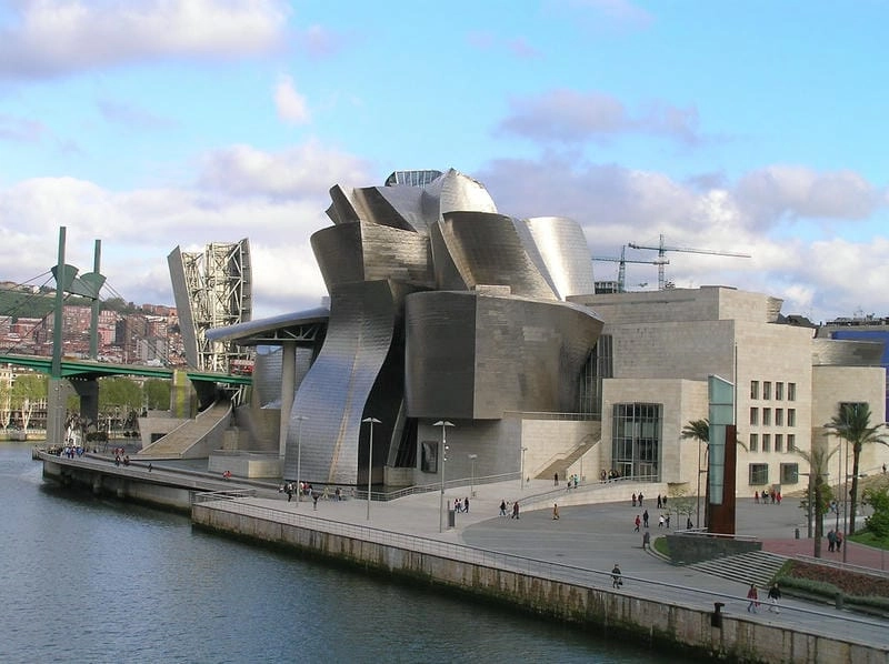 Hành trình khám phá Tây Ban Nha Bảo tàng Guggenheim Bilbao