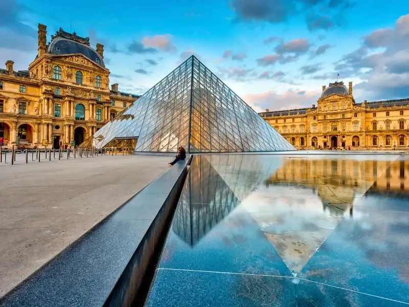 Chiêm ngưỡng vẻ đẹp nghệ thuật tại bảo tàng Louvre