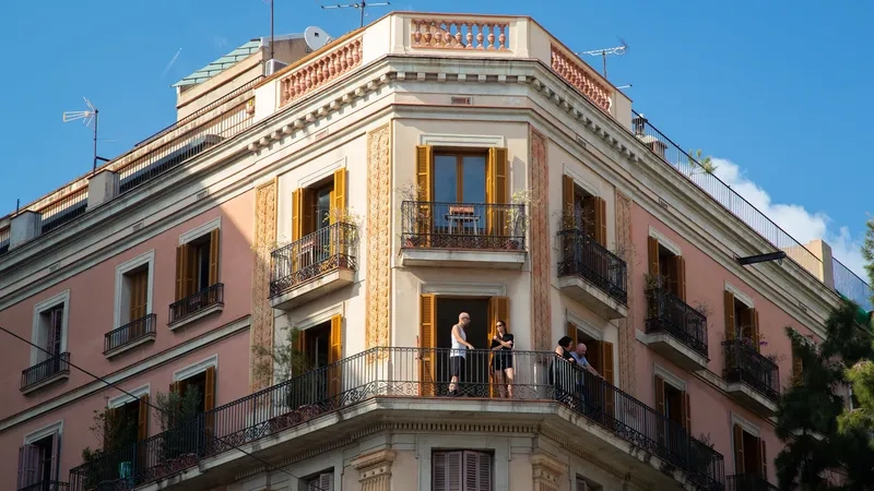 Thành phố Barcelona mang vẻ đẹp cổ kính và hiện đại