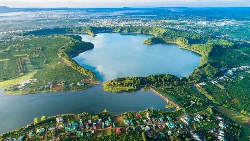 Bình yên Biển Hồ giữa làn gió mát cao nguyên