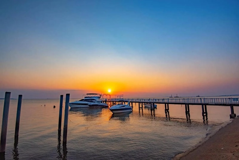 Hoàng hôn rực rỡ trên Biển Rạch Giá
