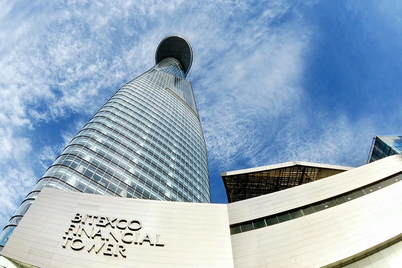 Bitexco Financial Tower Sài Gòn nổi bật trời đêm