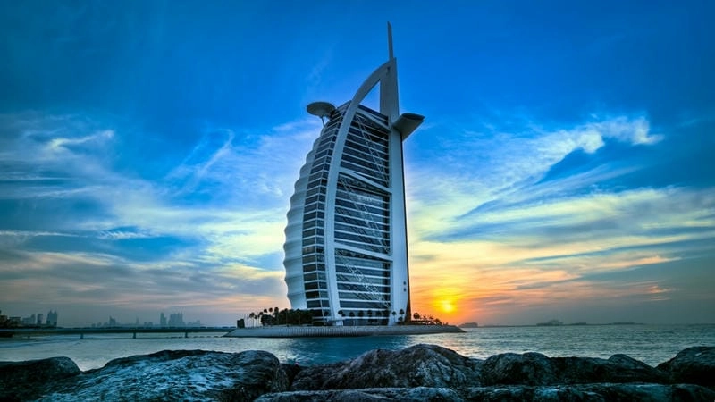 Thư giãn bên Hồ bơi Burj Al Arab sang trọng bậc nhất