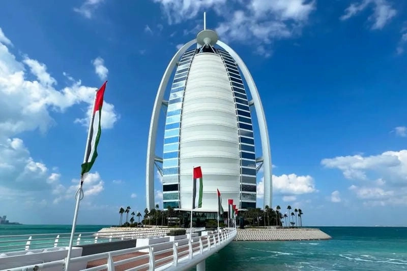 Sự xa xỉ của Khách sạn 7 sao Burj Al Arab Dubai