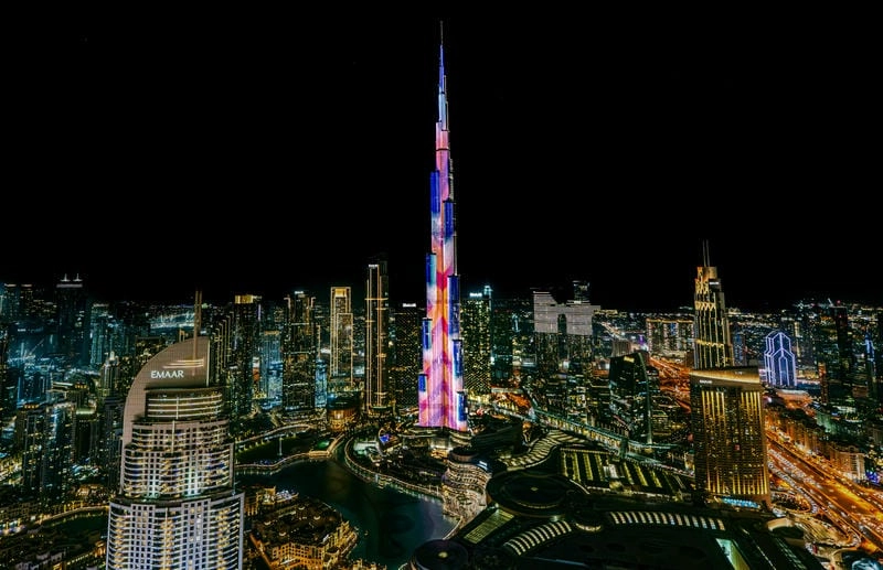 Mãn nhãn với ánh sáng Burj Khalifa huyền ảo mỗi đêm
