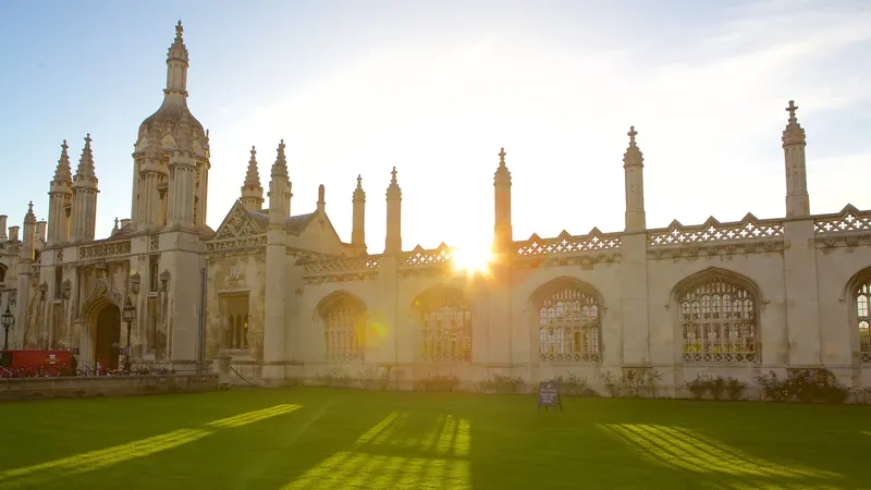 Vẻ đẹp lịch sử ngàn năm của Cambridge