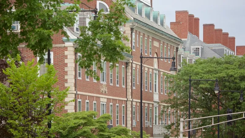 Cambridge cổ kính và tràn đầy sức sống