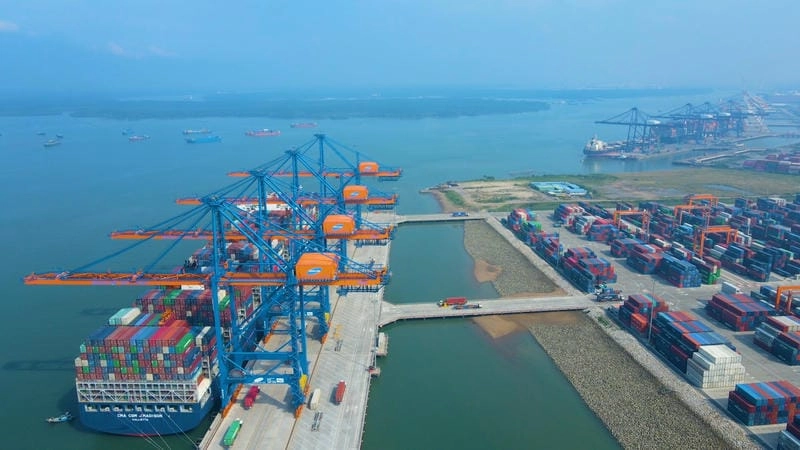 Cảng Rạch Giá nhộn nhịp với tàu thuyền ra khơi