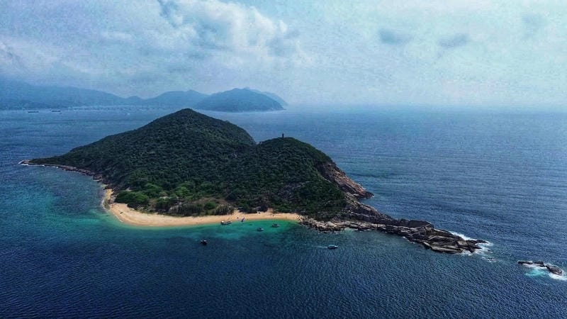 Cảnh biển Phú Yên - Hồn cốt vùng đất hoa vàng