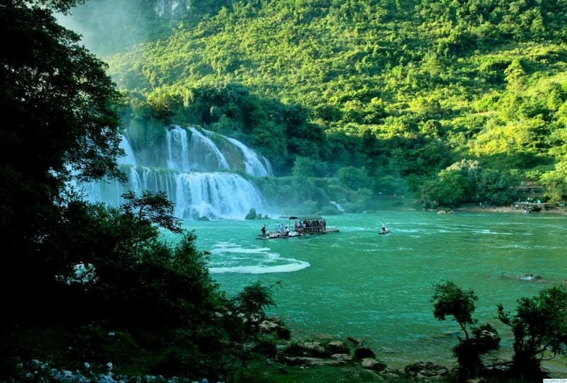 Trekking khám phá núi rừng Bình Phước