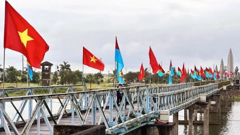 Cách di chuyển đến cầu Hiền Lương - sông Bến Hải 