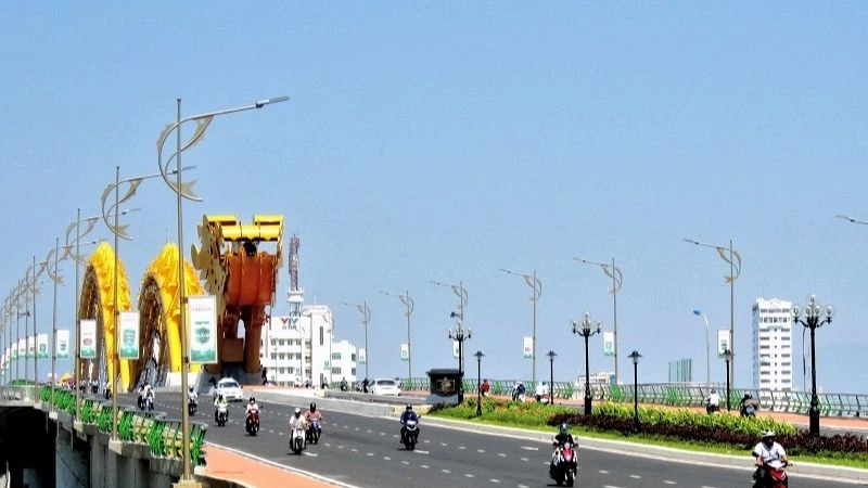 Cầu Rồng rực rỡ sắc màu mỗi dịp cuối tuần