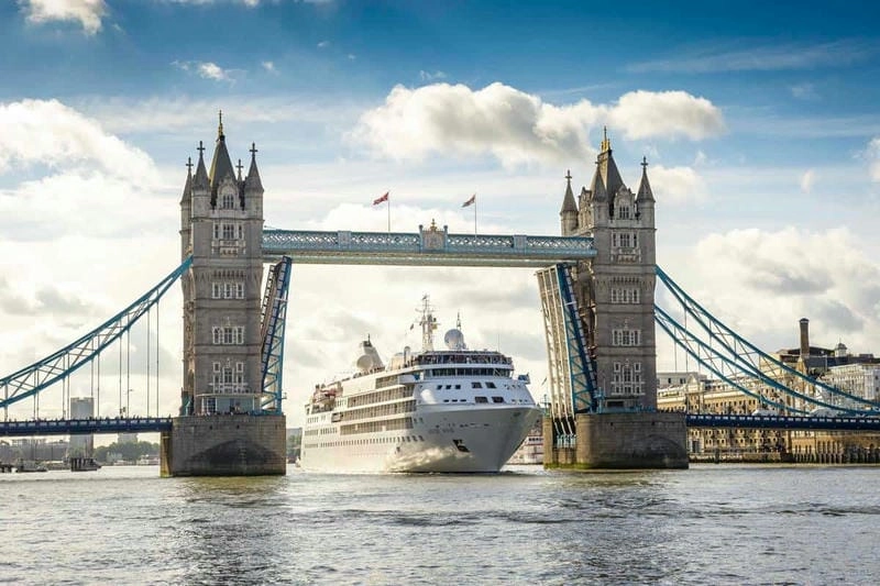 Trải nghiệm khi tham quan Cầu Tháp