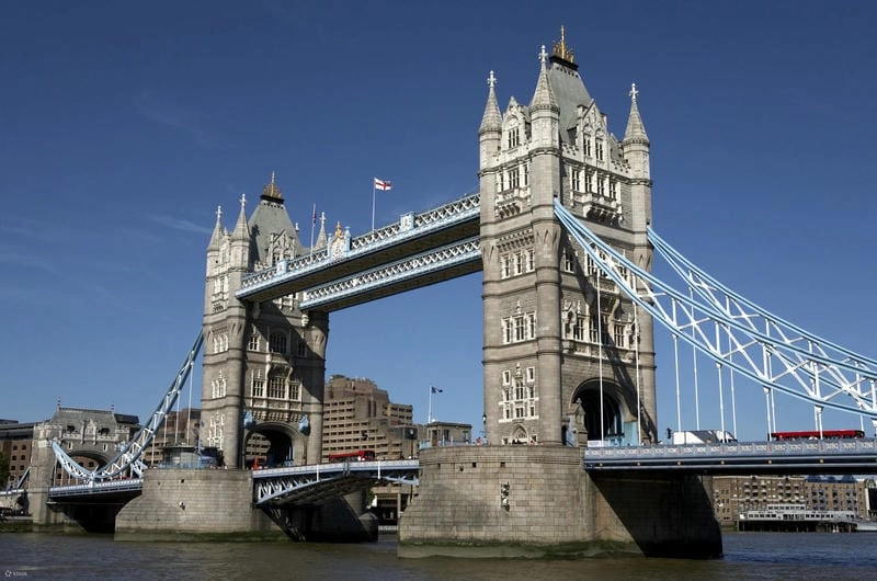 Thưởng thức Cảnh sông Thames bên cạnh Cầu Tháp London Bridge