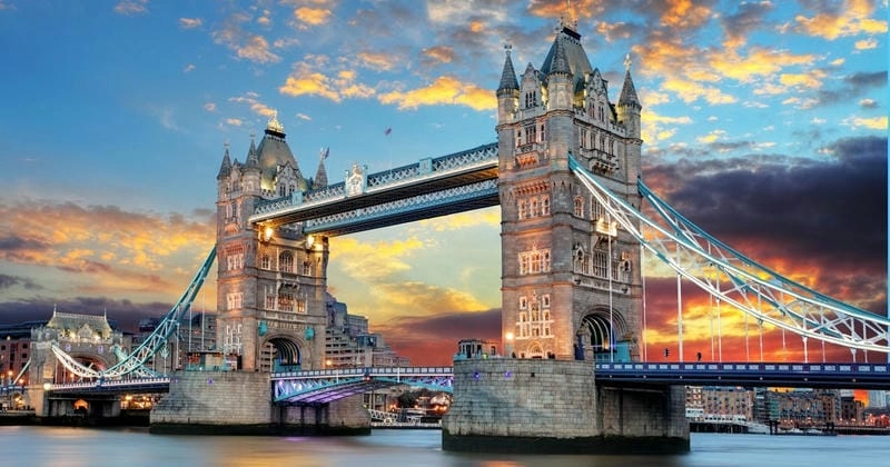 Trải nghiệm vẻ đẹp Anh Cầu Tháp London Bridge huyền thoại