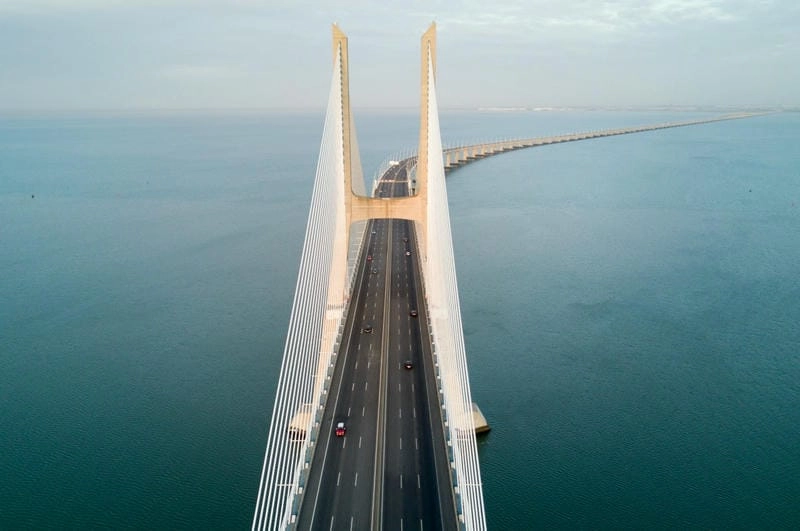 Chiêm ngưỡng vẻ đẹp của Cầu treo Lisbon nổi bật trên sông