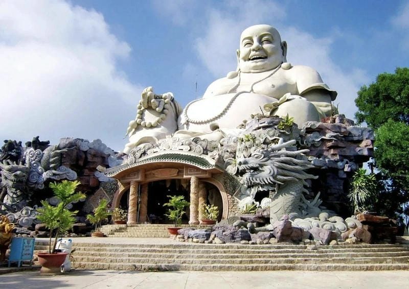 Kiến trúc tinh xảo của các ngôi chùa Châu Đốc