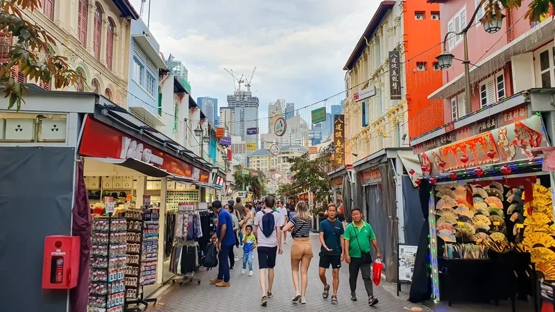 Những biển hiệu sặc sỡ tại Chinatown
