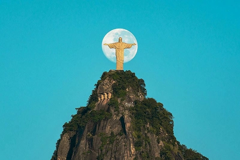 Christ the Redeemer toàn cảnh đẹp choáng ngợp từ trên cao