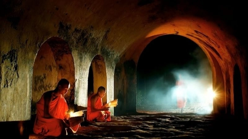 Bình yên Chùa Hang Trà Vinh giữa không gian tĩnh lặng