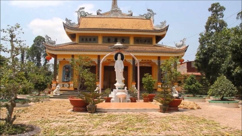Thiên nhiên Chùa Hội Khánh hài hòa thanh khiết