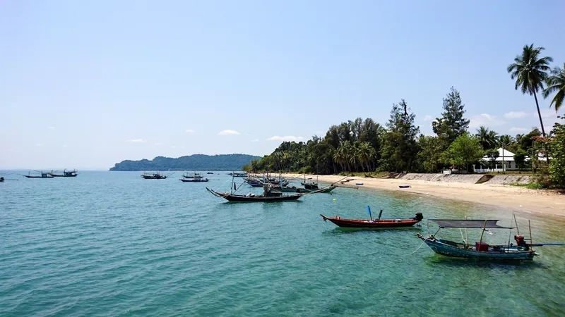 Trải nghiệm lặn ngắm san hô ở biển Chumphon