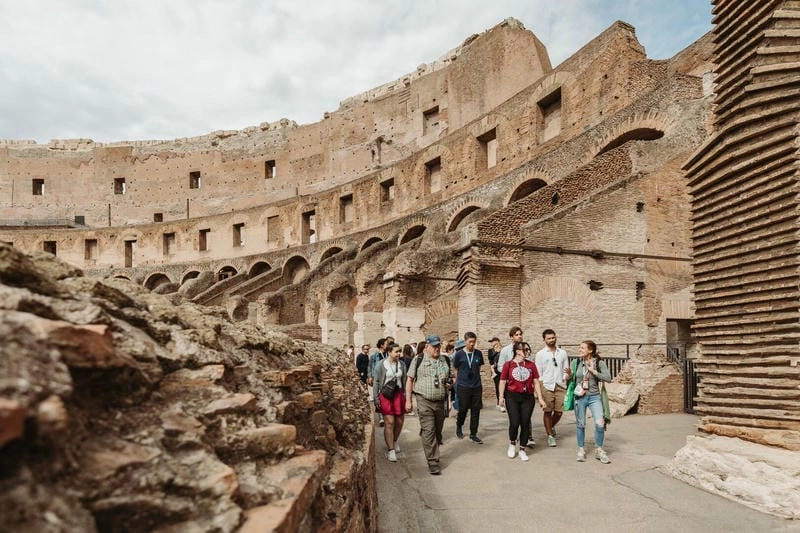 Thưởng thức Khung cảnh Colosseum đấu trường La Mã cổ đại