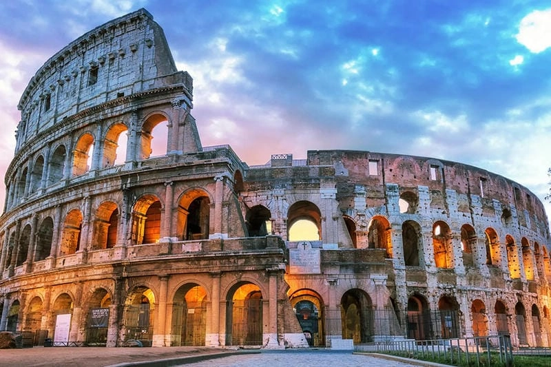 Du lịch Di tích La Mã Colosseum từ trên cao tuyệt đẹp
