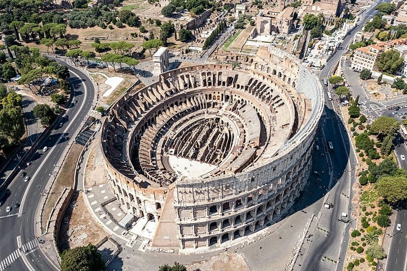 Ngắm nhìn Colosseum từ trên cao du lịch Rome hấp dẫn