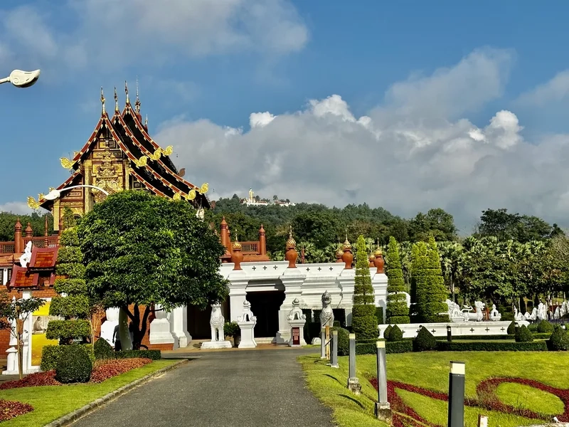 Lạc bước giữa Công viên Hoàng gia Rajapruek