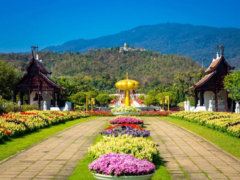 Công viên Hoàng gia Rajapruek xanh mướt bốn mùa