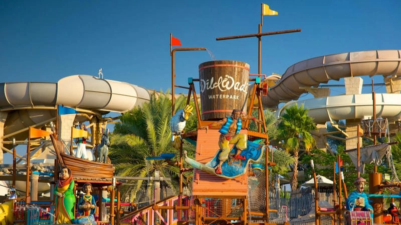 Giá vé Wild Wadi hợp lý cho cả gia đình khám phá