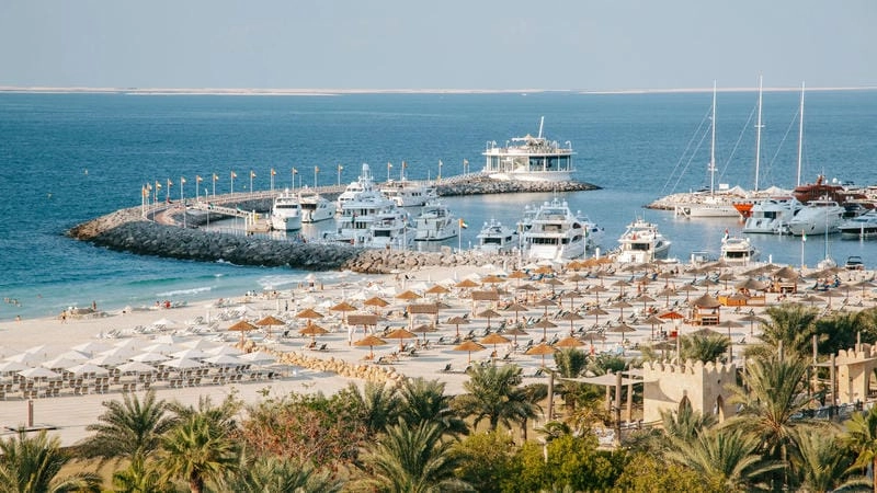 Ảnh đường trượt nước Wild Wadi sống động và đầy màu sắc