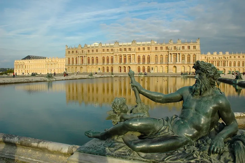 Hành trình khám phá cung điện Versailles đầy mê hoặc và huyền bí