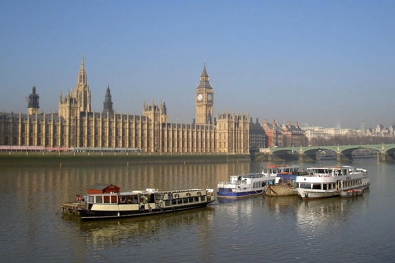 Biểu tượng London Tháp đồng hồ của Cung điện Westminster