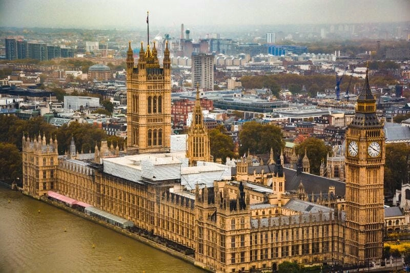 Hành trình lịch sử đáng kinh ngạc của Cung điện Westminster và Big Ben