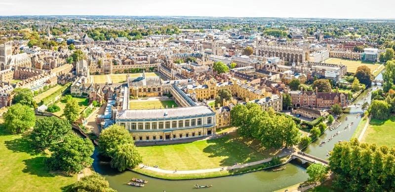 Thưởng ngoạn Ảnh đẹp Đại học Cambridge với kiến trúc cổ kính