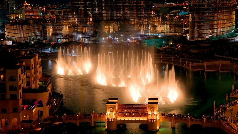 Khám phá vẻ đẹp lung linh của đài phun nước Dubai trong từng khoảnh khắc