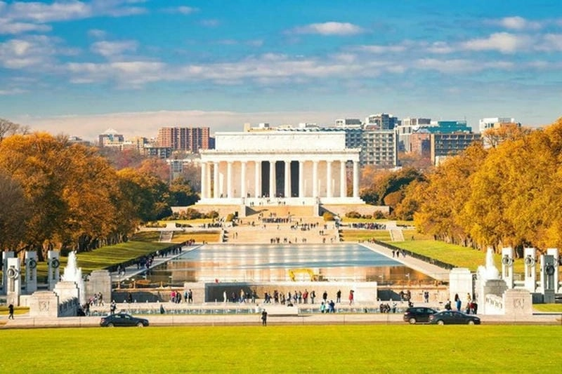 Cảnh đẹp Đài tưởng niệm Lincoln ban ngày đầy sức hút lịch sử