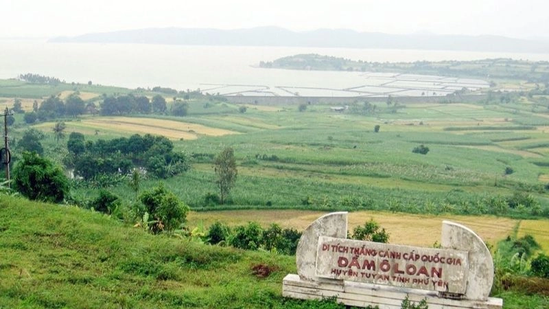 Thiên nhiên Đầm Ô Loan nguyên sơ yên bình tuyệt vời