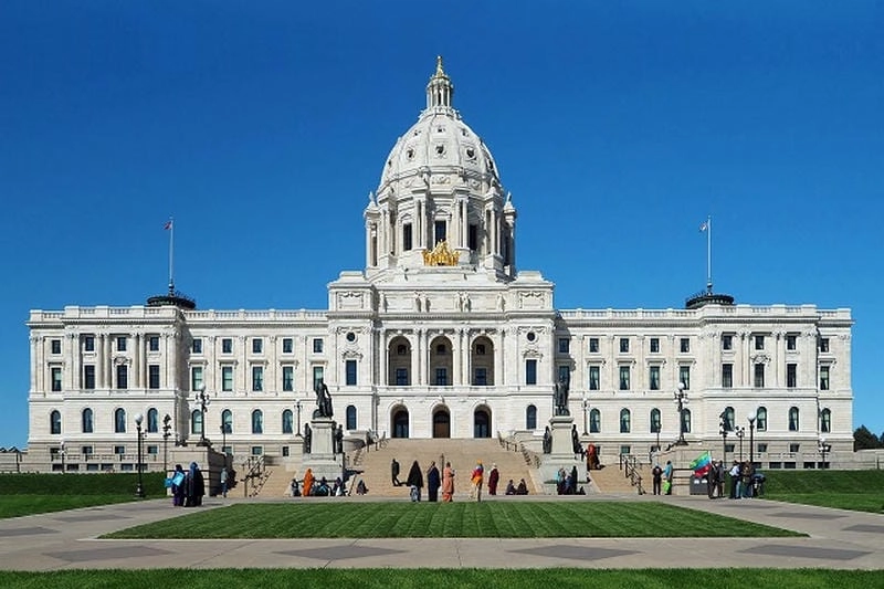 Khung cảnh sáng rõ của Điện Capitol ban ngày